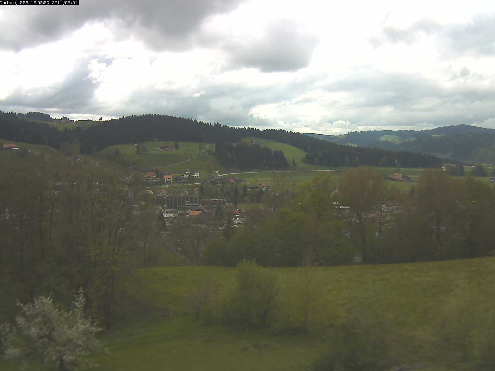 Webcam-Bild: Aussicht vom Dorfberg in Langnau 20140501-150600