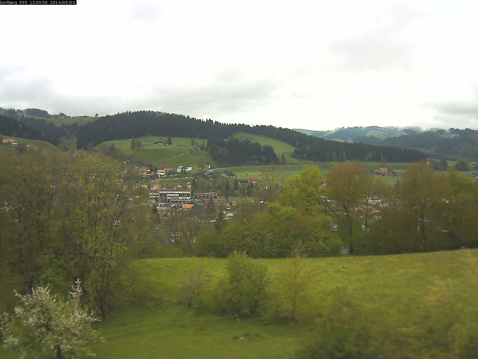 Webcam-Bild: Aussicht vom Dorfberg in Langnau 20140503-120600