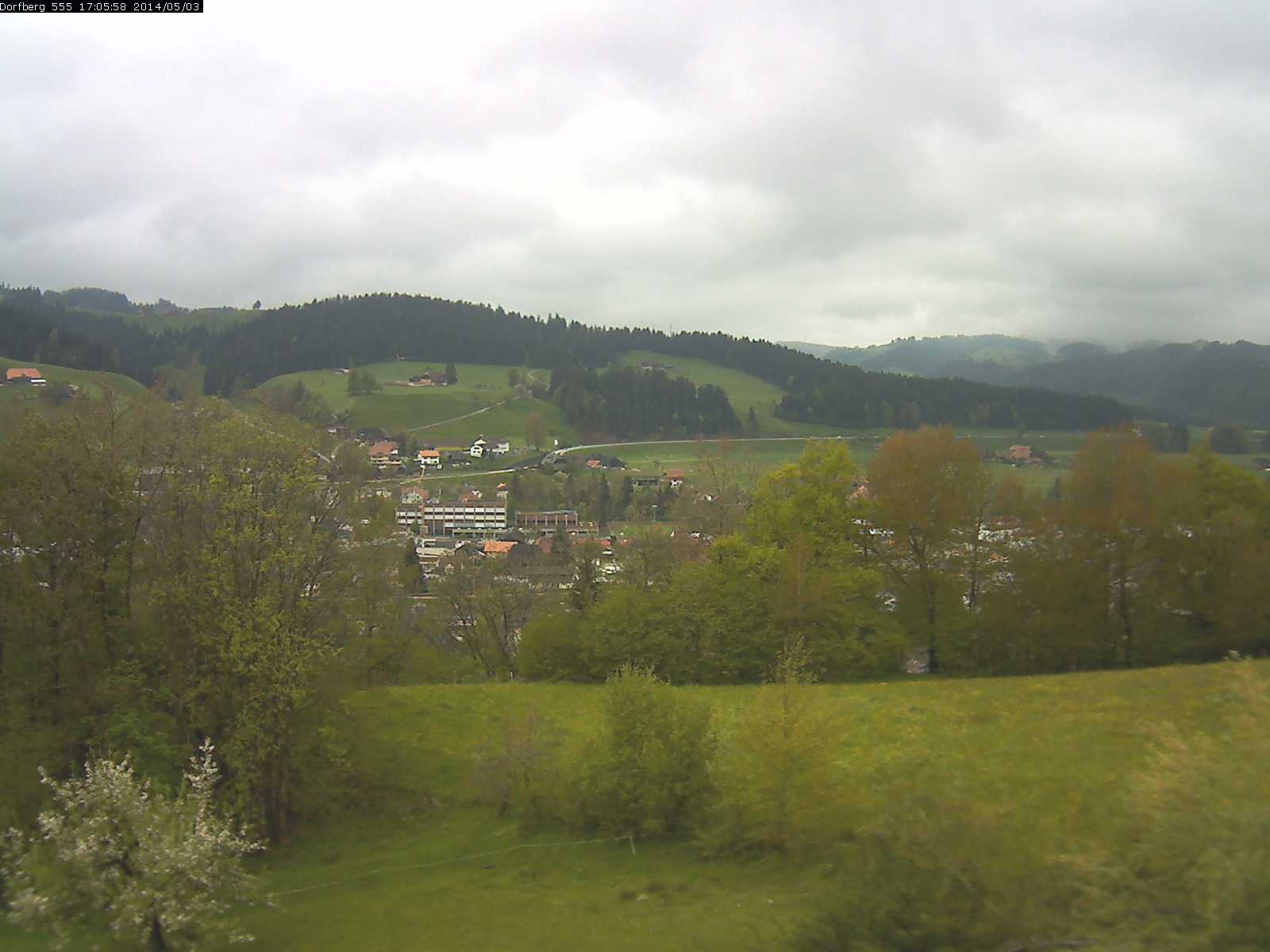 Webcam-Bild: Aussicht vom Dorfberg in Langnau 20140503-170600