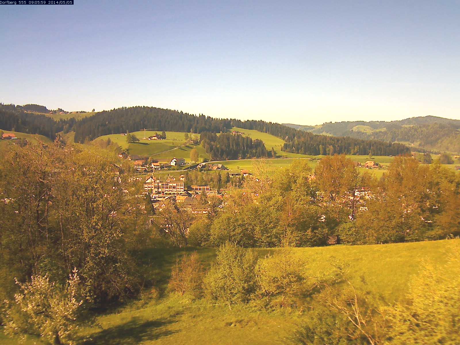 Webcam-Bild: Aussicht vom Dorfberg in Langnau 20140505-090600
