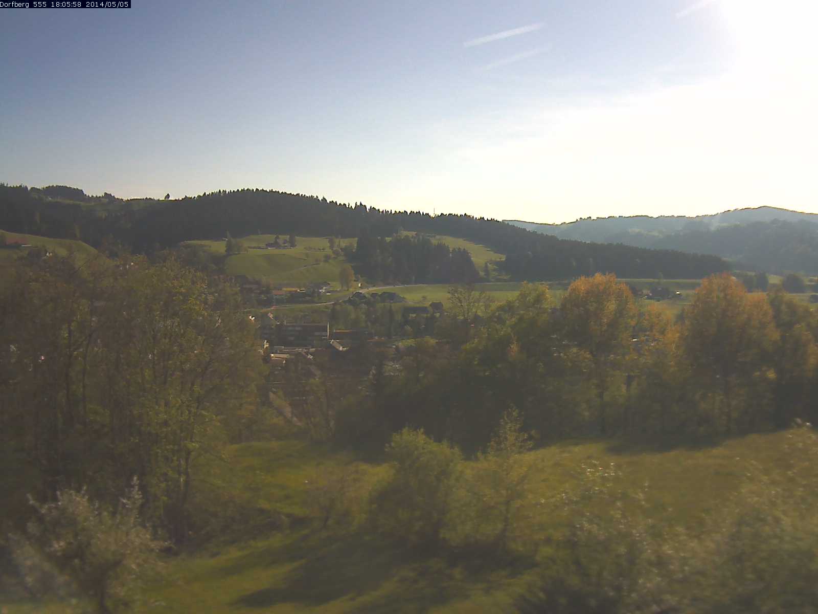Webcam-Bild: Aussicht vom Dorfberg in Langnau 20140505-180600