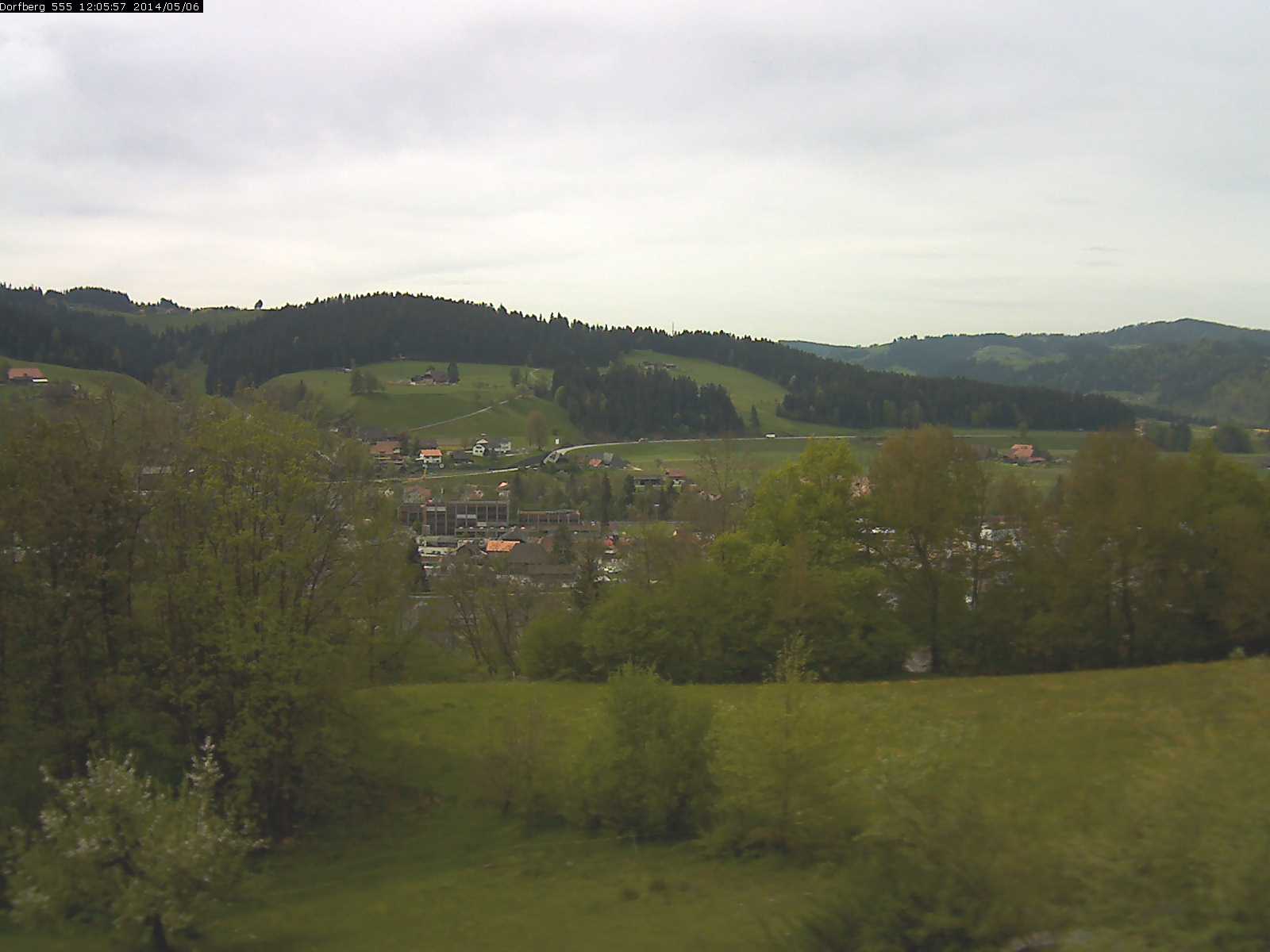 Webcam-Bild: Aussicht vom Dorfberg in Langnau 20140506-120600