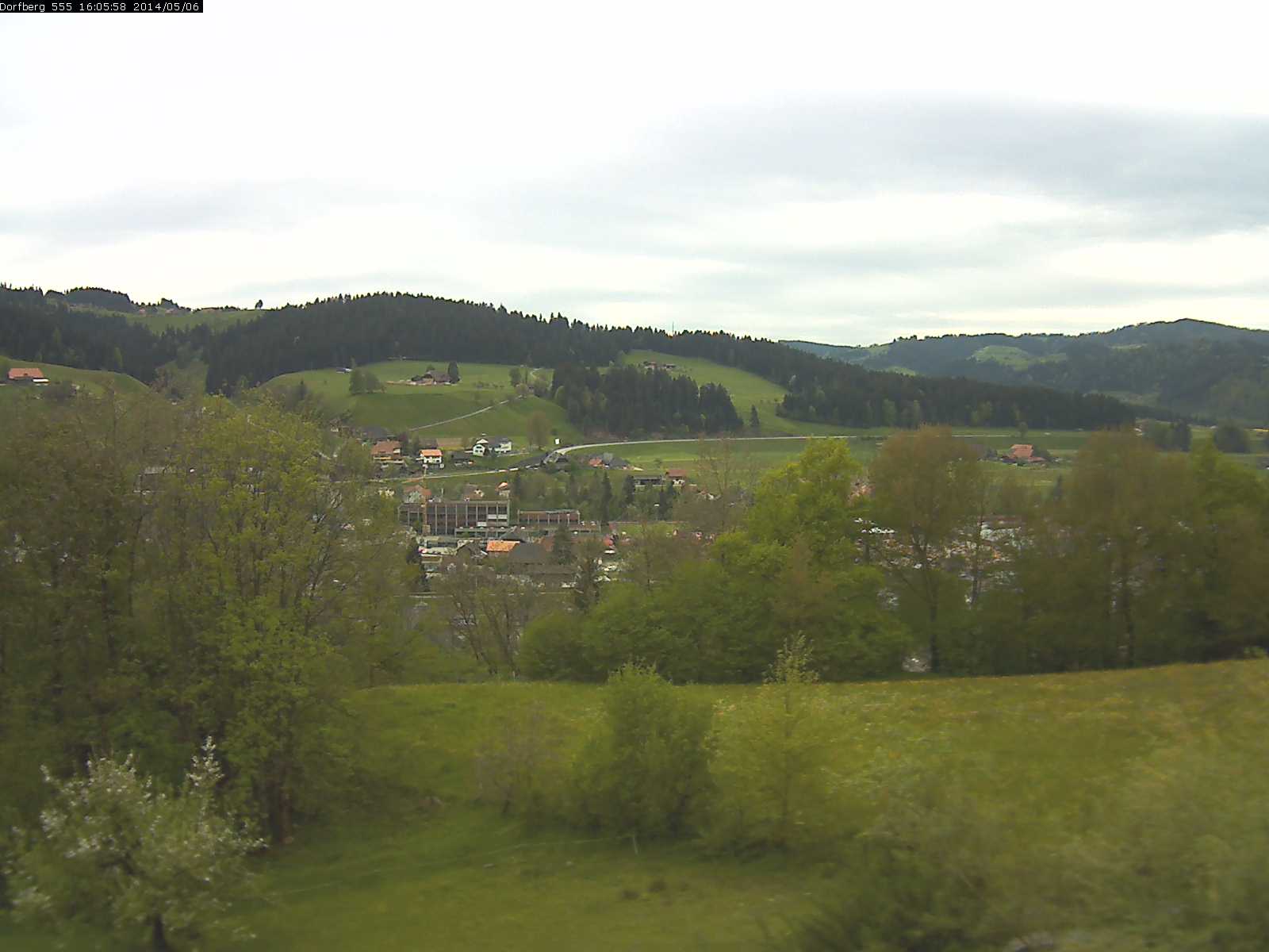 Webcam-Bild: Aussicht vom Dorfberg in Langnau 20140506-160600