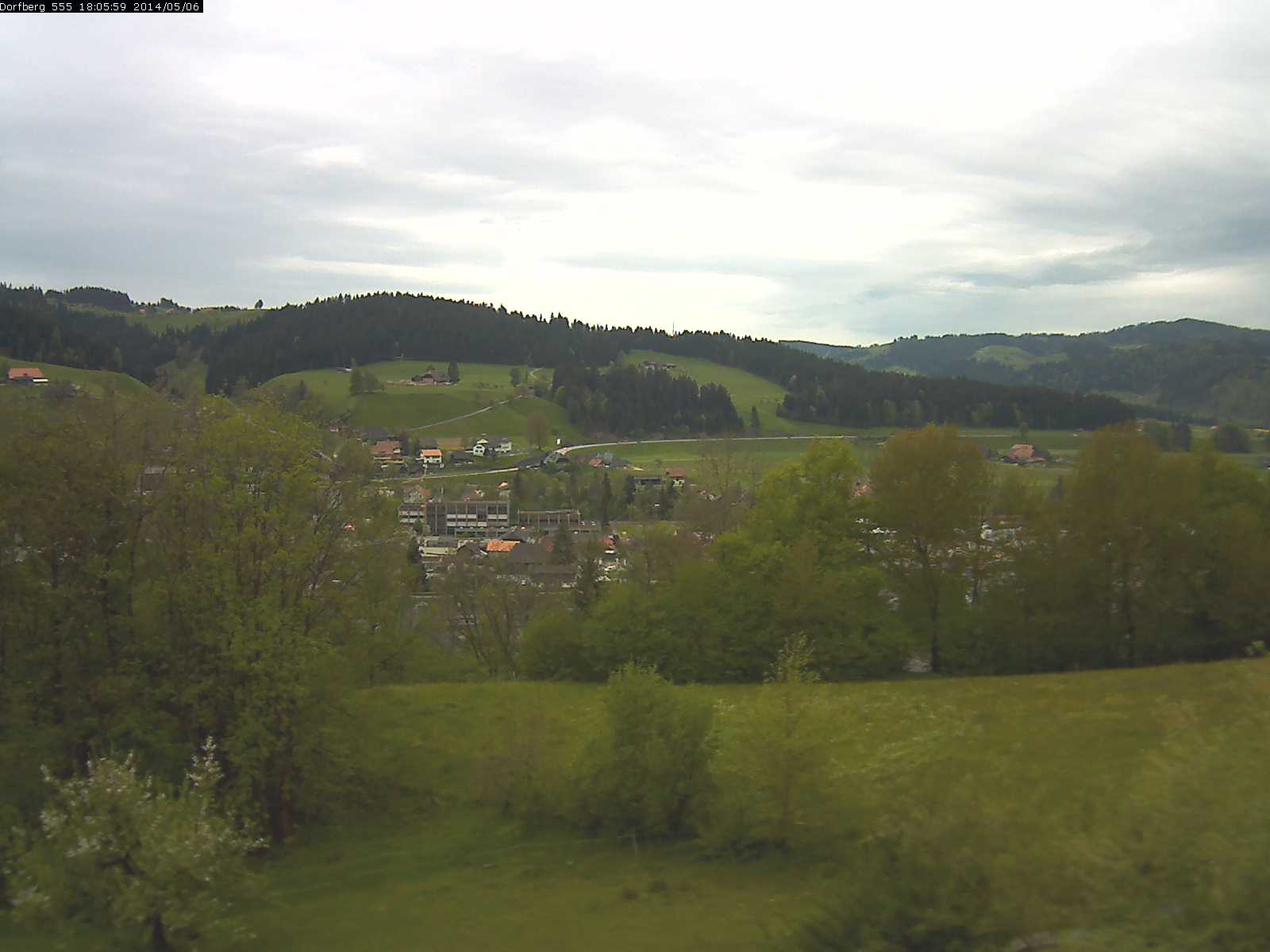 Webcam-Bild: Aussicht vom Dorfberg in Langnau 20140506-180600