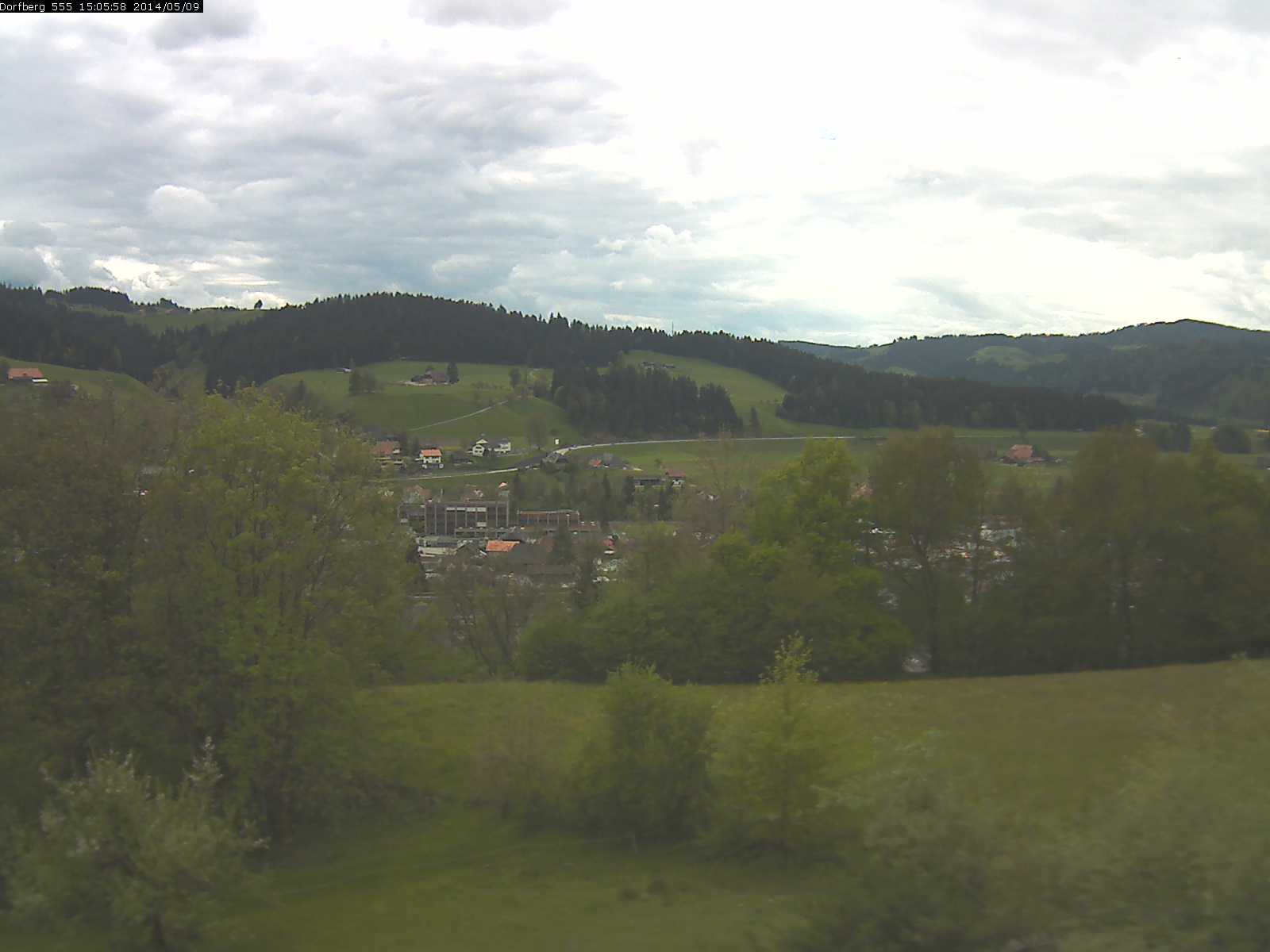 Webcam-Bild: Aussicht vom Dorfberg in Langnau 20140509-150600