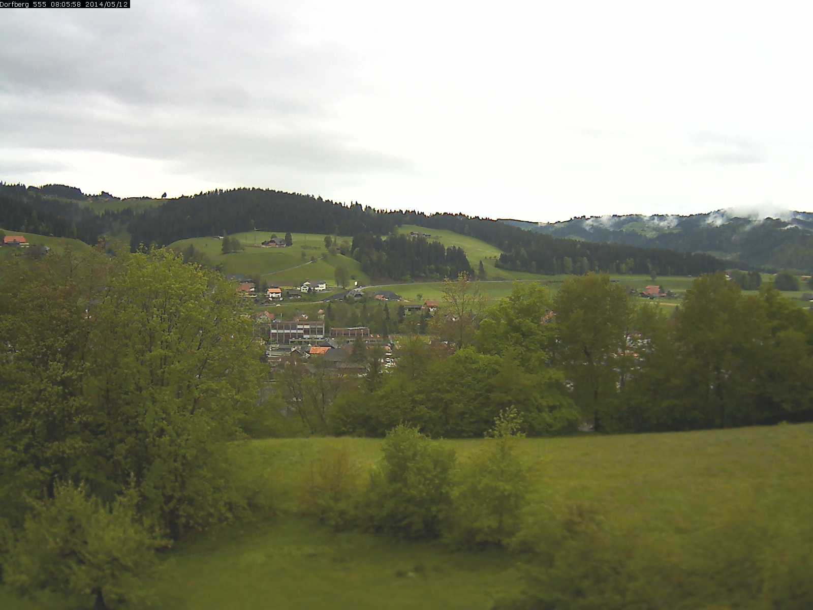 Webcam-Bild: Aussicht vom Dorfberg in Langnau 20140512-080600