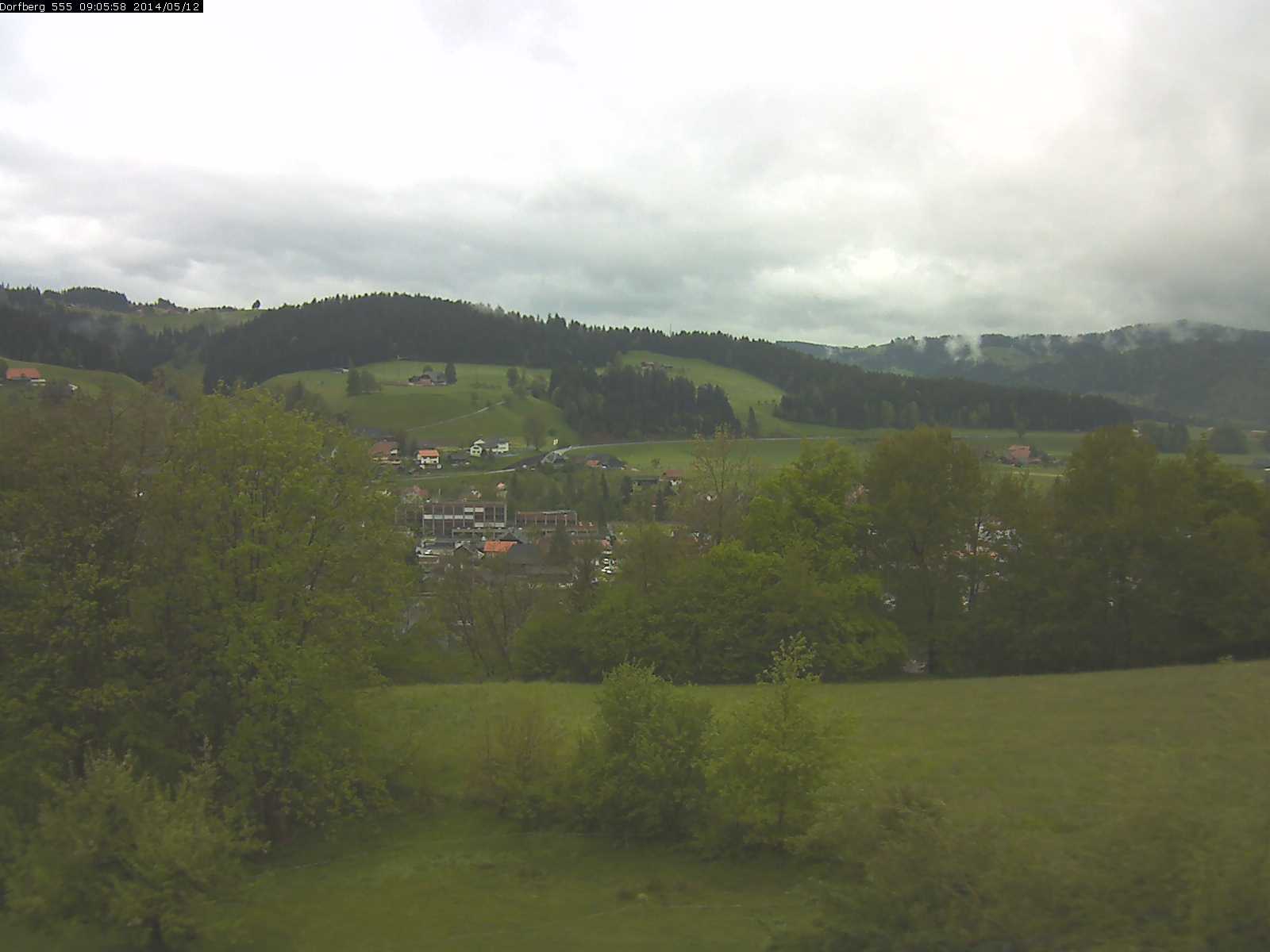 Webcam-Bild: Aussicht vom Dorfberg in Langnau 20140512-090600