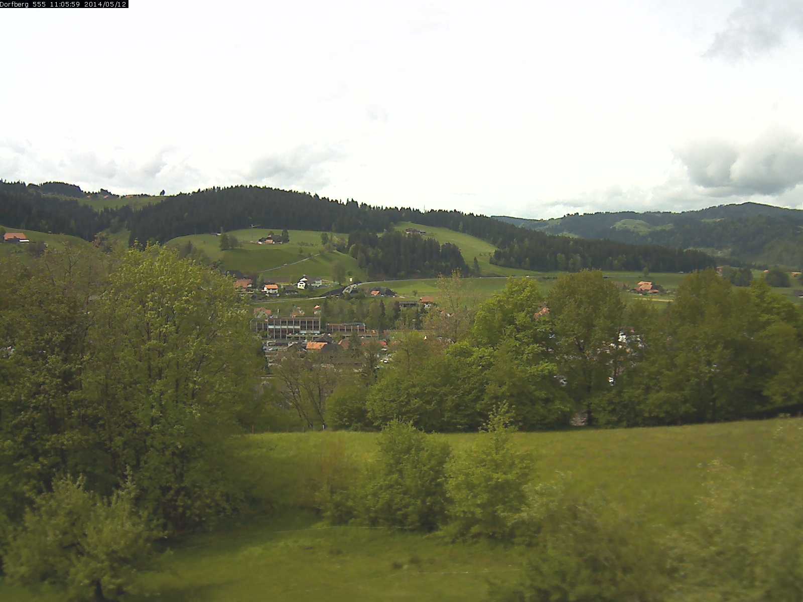 Webcam-Bild: Aussicht vom Dorfberg in Langnau 20140512-110600
