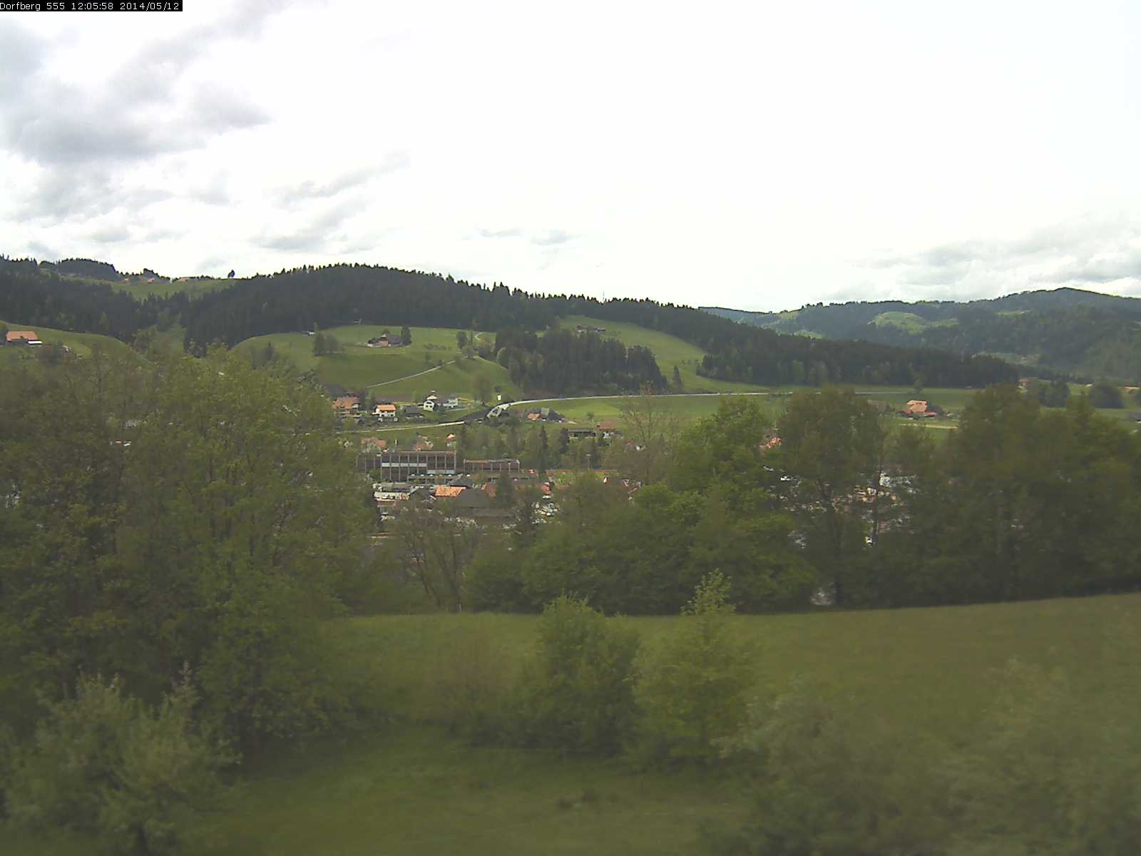 Webcam-Bild: Aussicht vom Dorfberg in Langnau 20140512-120600