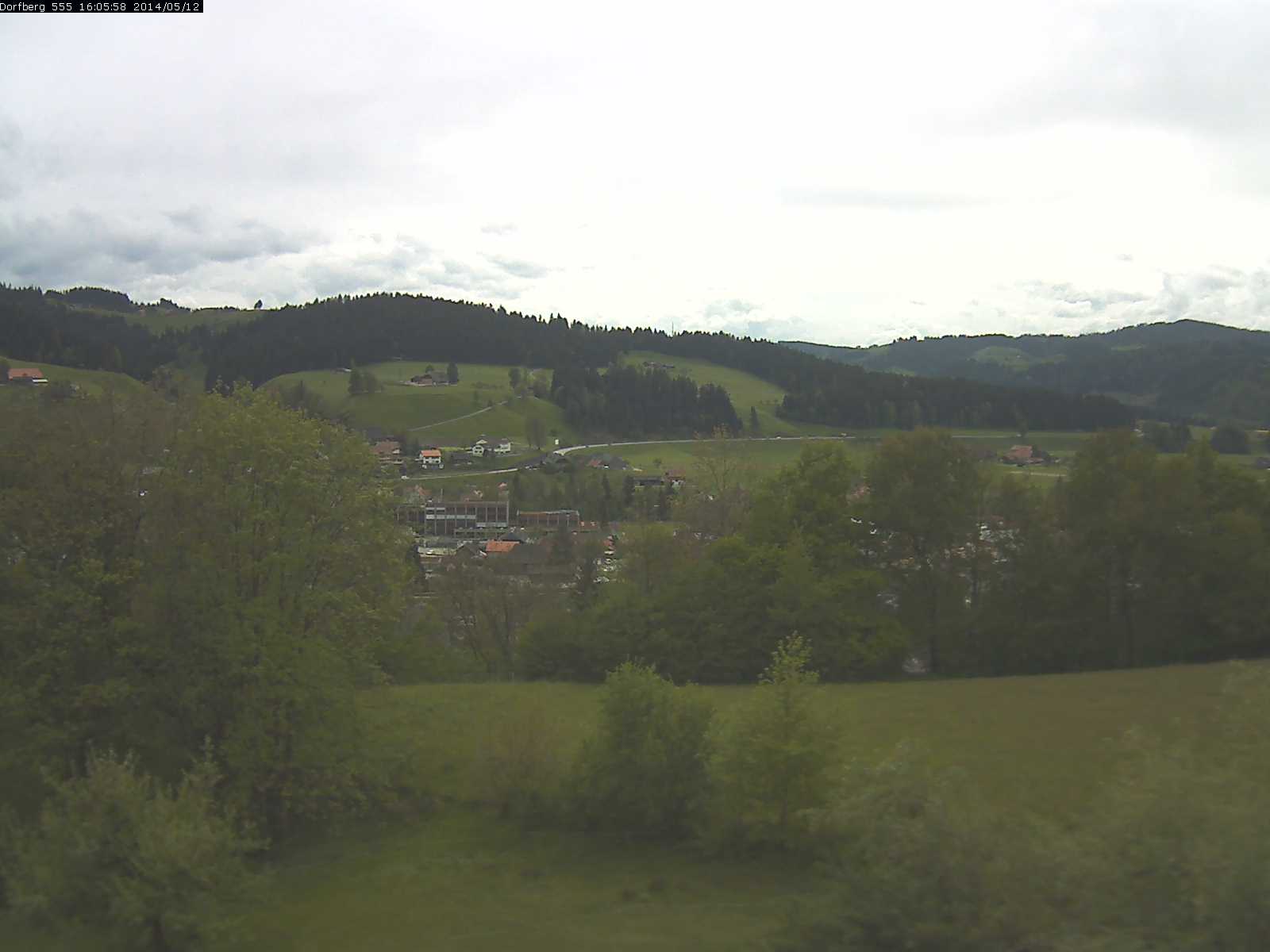 Webcam-Bild: Aussicht vom Dorfberg in Langnau 20140512-160600