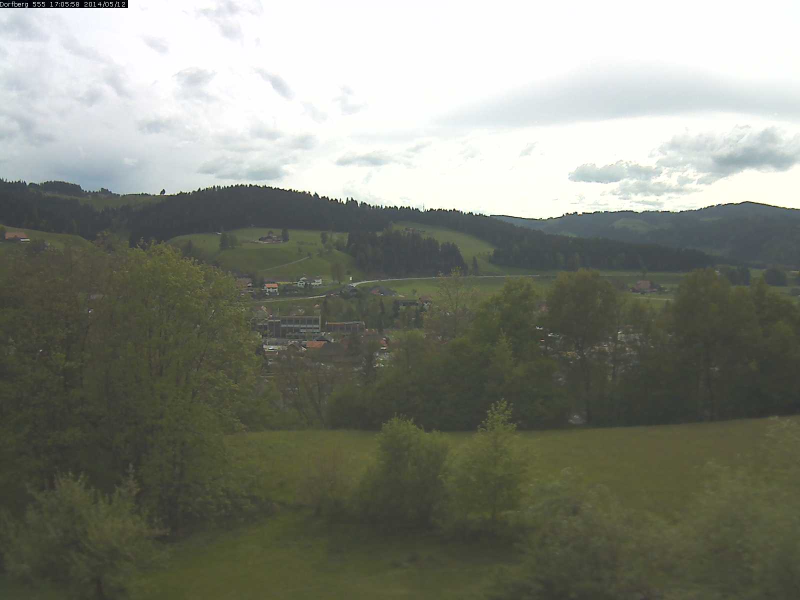 Webcam-Bild: Aussicht vom Dorfberg in Langnau 20140512-170600