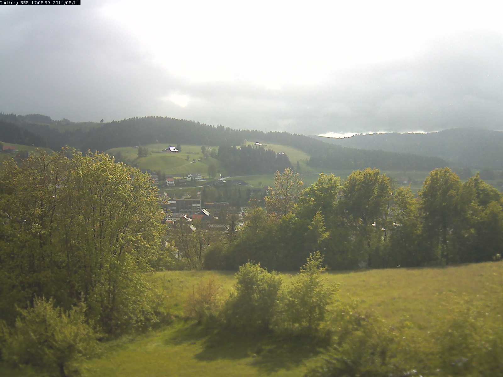 Webcam-Bild: Aussicht vom Dorfberg in Langnau 20140514-170600