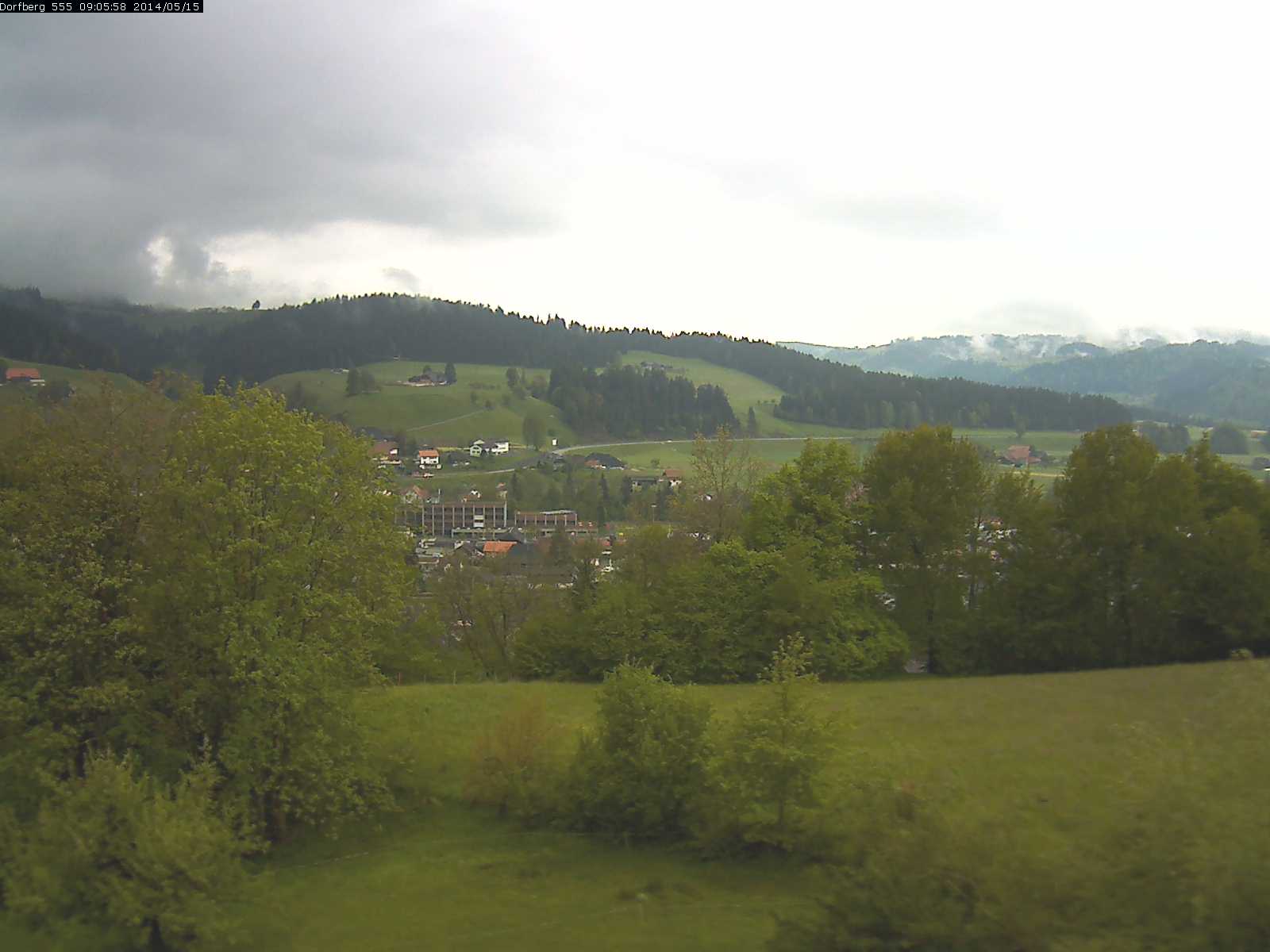Webcam-Bild: Aussicht vom Dorfberg in Langnau 20140515-090600