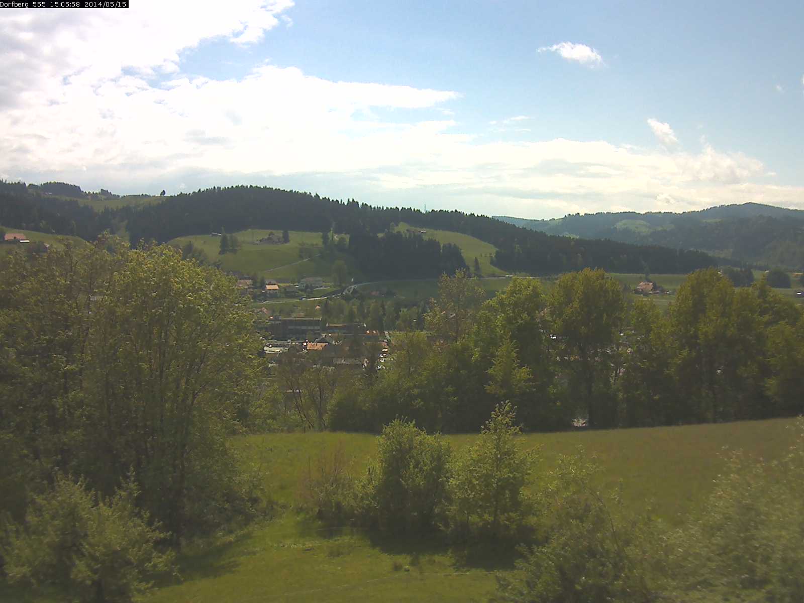 Webcam-Bild: Aussicht vom Dorfberg in Langnau 20140515-150600