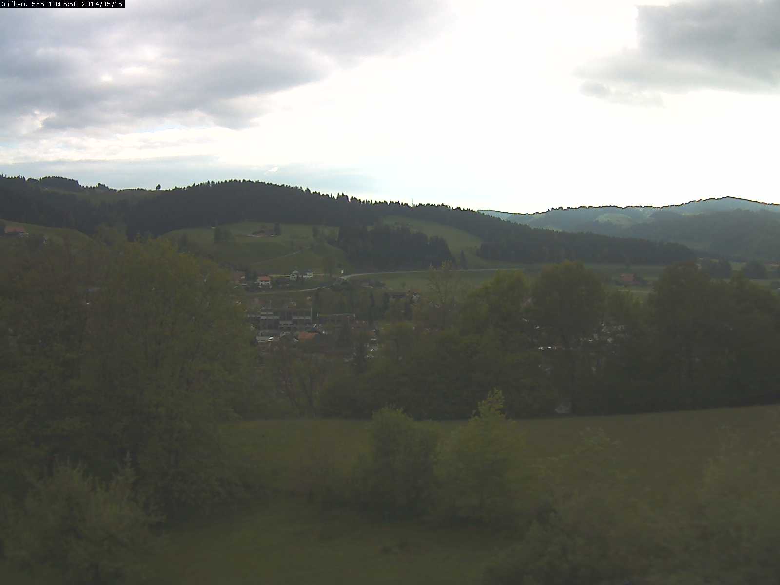 Webcam-Bild: Aussicht vom Dorfberg in Langnau 20140515-180600
