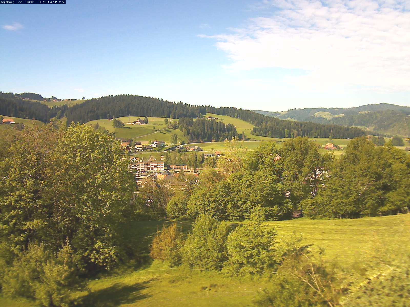 Webcam-Bild: Aussicht vom Dorfberg in Langnau 20140519-090600