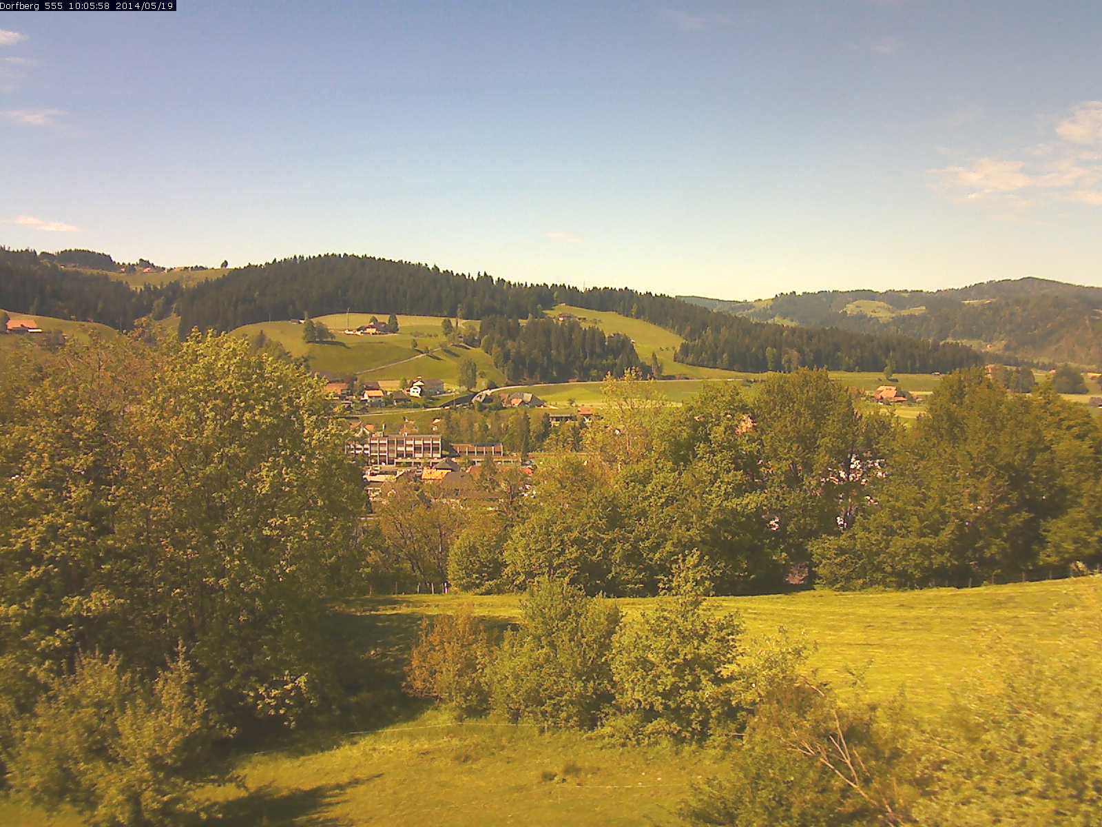 Webcam-Bild: Aussicht vom Dorfberg in Langnau 20140519-100600