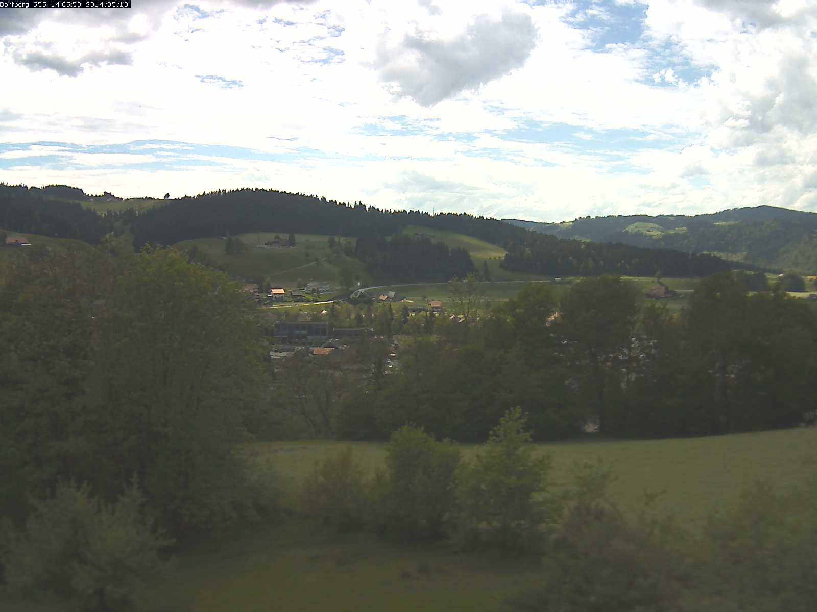 Webcam-Bild: Aussicht vom Dorfberg in Langnau 20140519-140600