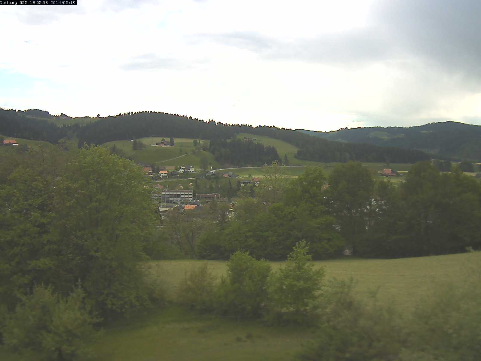 Webcam-Bild: Aussicht vom Dorfberg in Langnau 20140519-180600