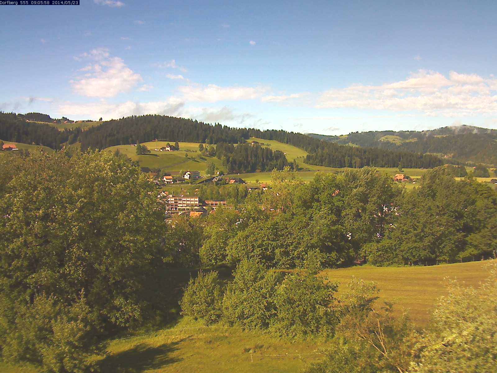 Webcam-Bild: Aussicht vom Dorfberg in Langnau 20140523-090600