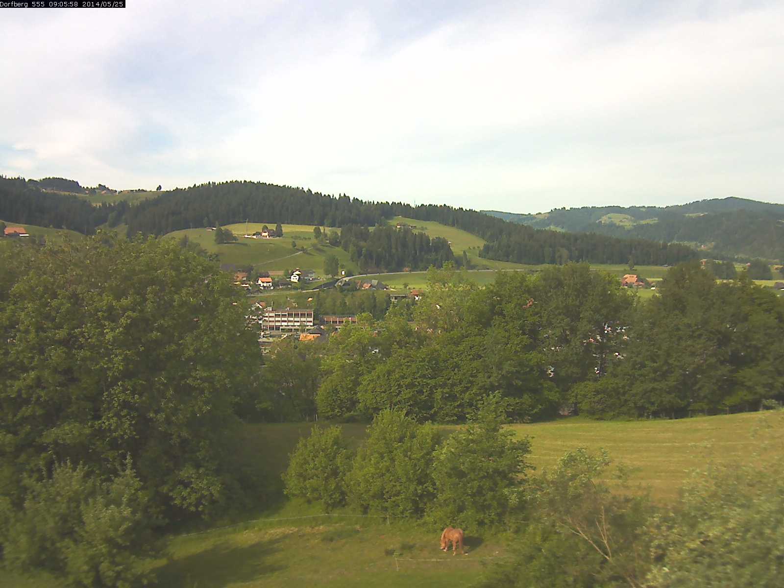 Webcam-Bild: Aussicht vom Dorfberg in Langnau 20140525-090600