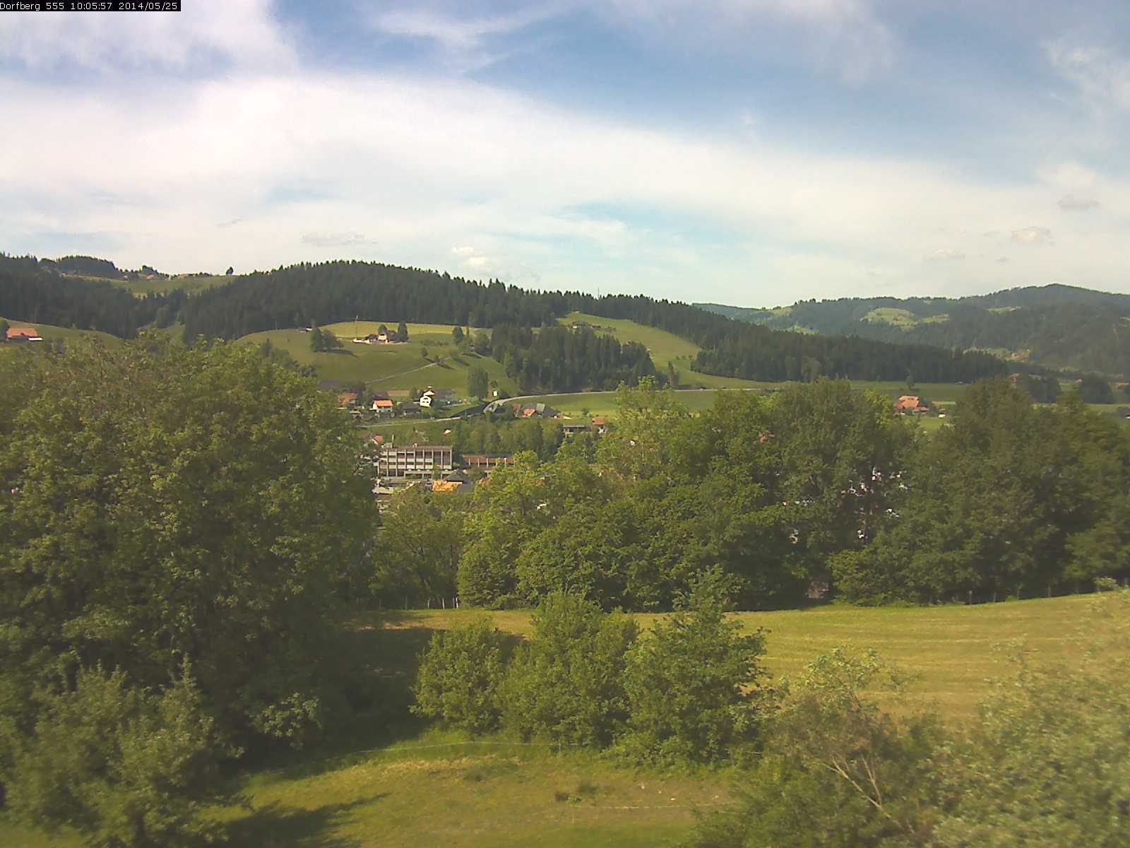 Webcam-Bild: Aussicht vom Dorfberg in Langnau 20140525-100600