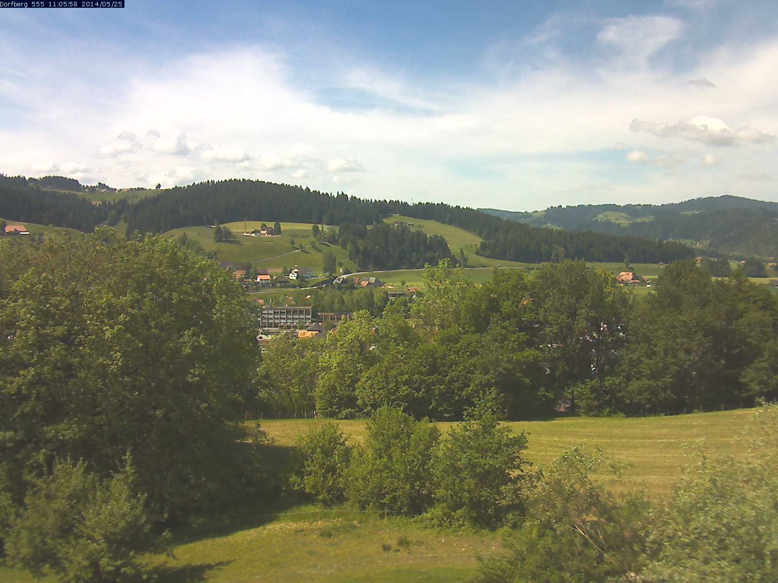 Webcam-Bild: Aussicht vom Dorfberg in Langnau 20140525-110600