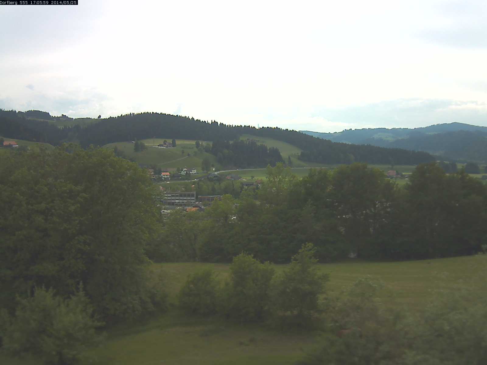 Webcam-Bild: Aussicht vom Dorfberg in Langnau 20140525-170600