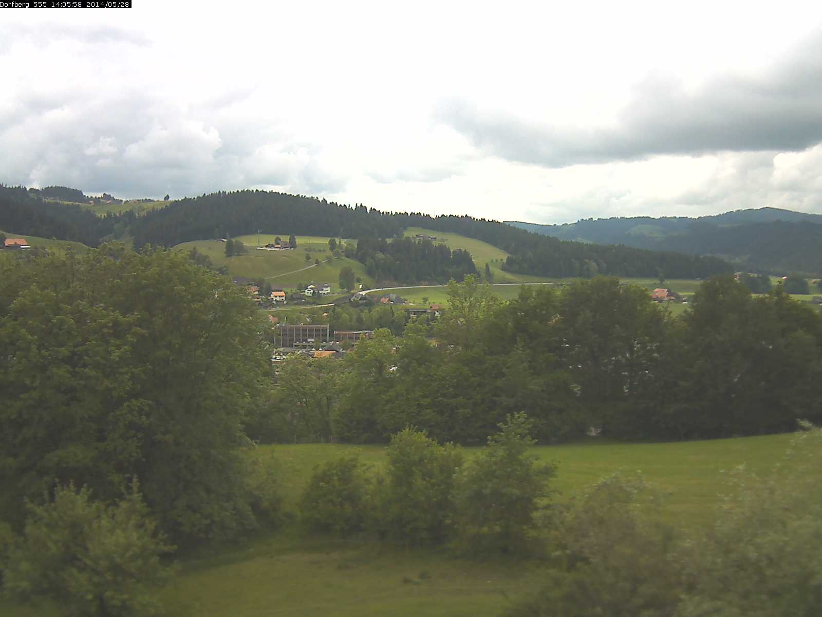 Webcam-Bild: Aussicht vom Dorfberg in Langnau 20140528-140600