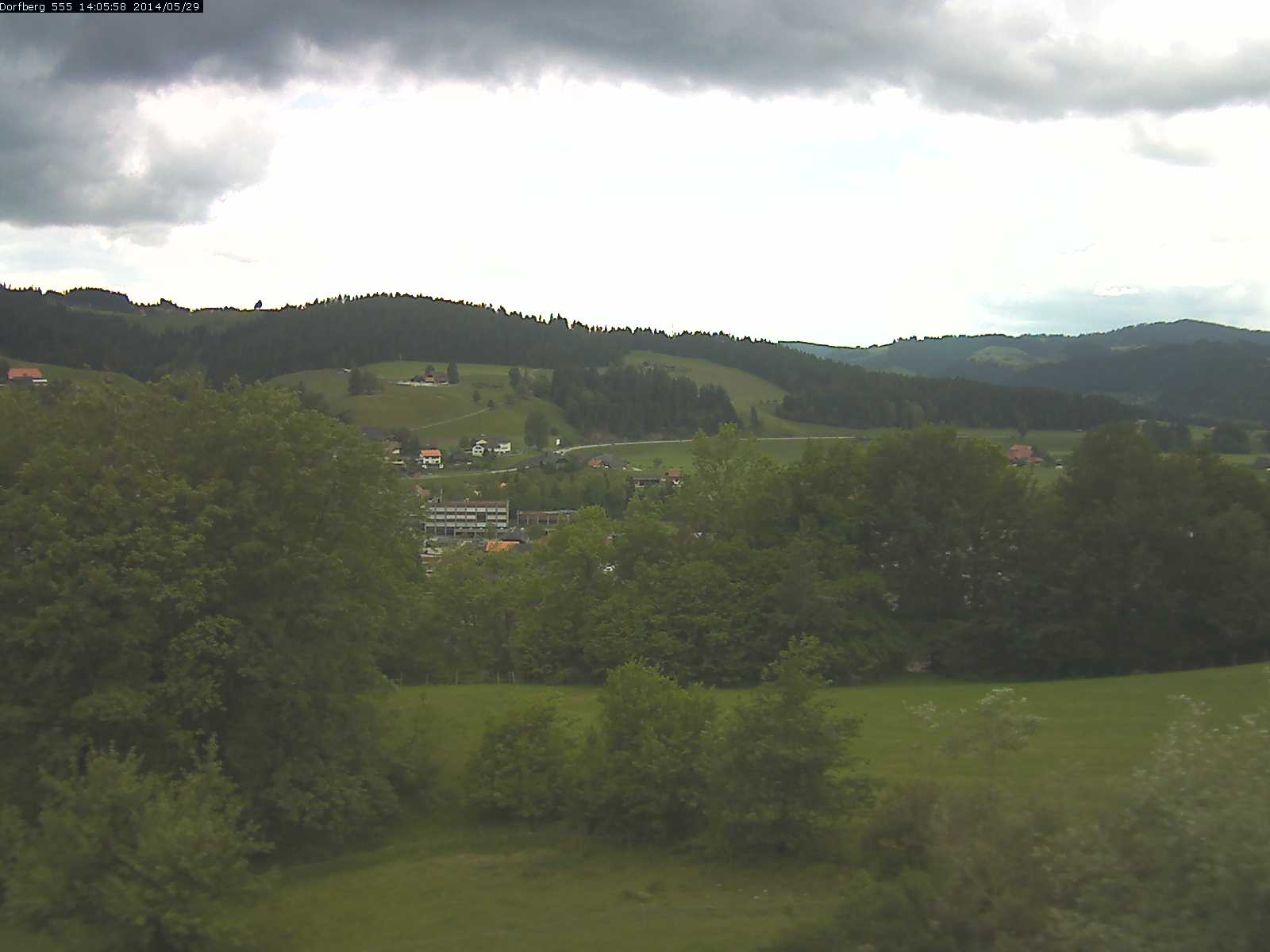 Webcam-Bild: Aussicht vom Dorfberg in Langnau 20140529-140600