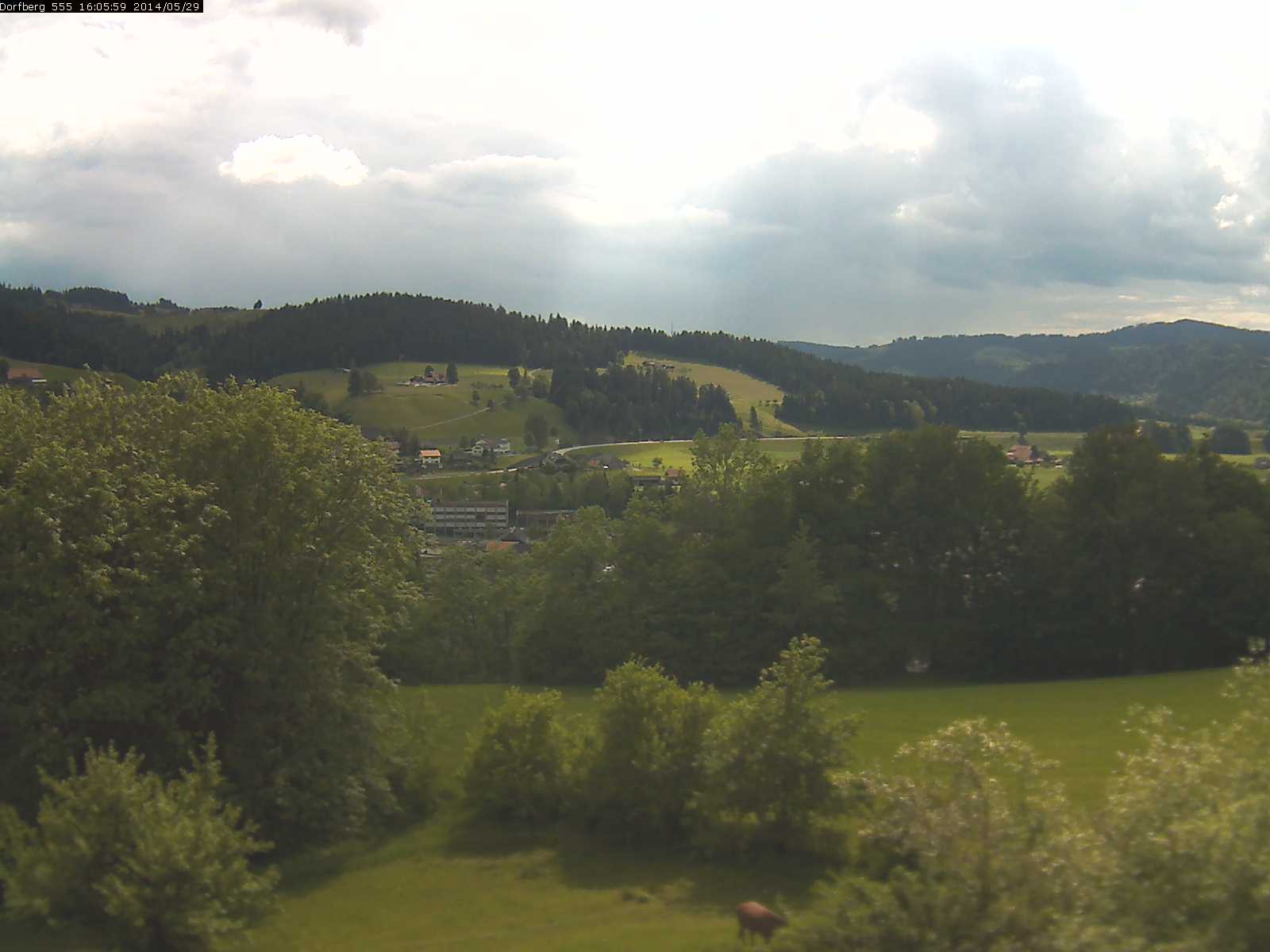 Webcam-Bild: Aussicht vom Dorfberg in Langnau 20140529-160600