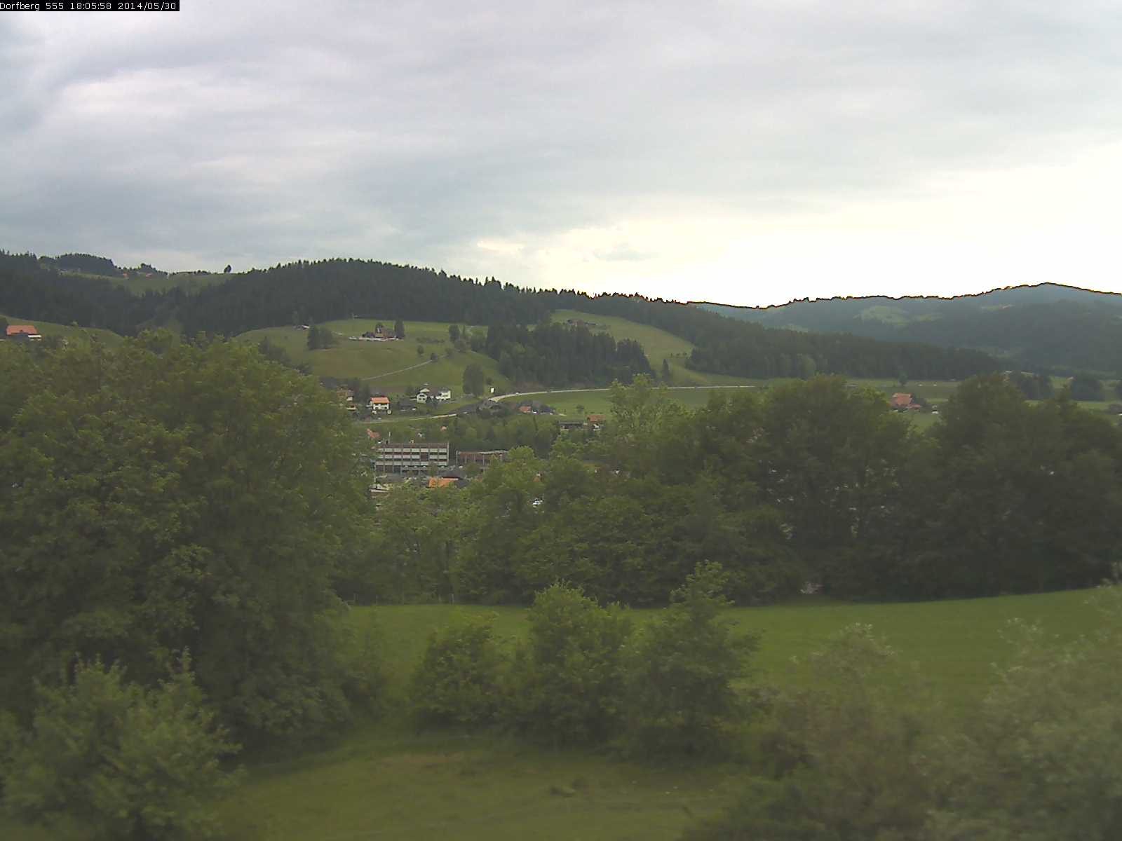 Webcam-Bild: Aussicht vom Dorfberg in Langnau 20140530-180600