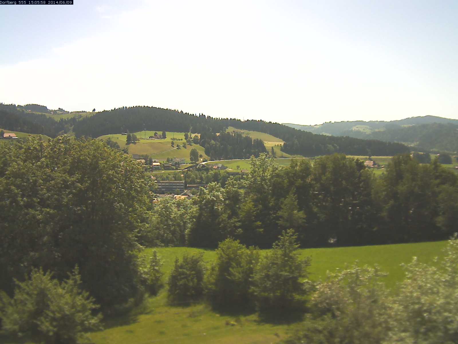 Webcam-Bild: Aussicht vom Dorfberg in Langnau 20140609-150600