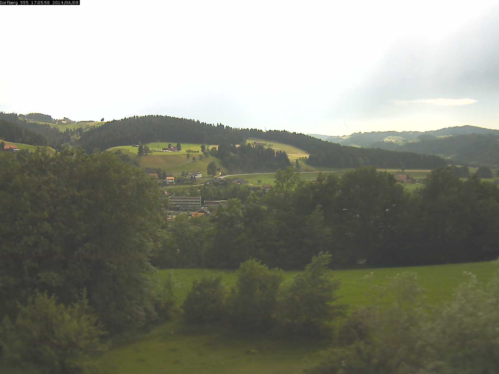 Webcam-Bild: Aussicht vom Dorfberg in Langnau 20140609-170600