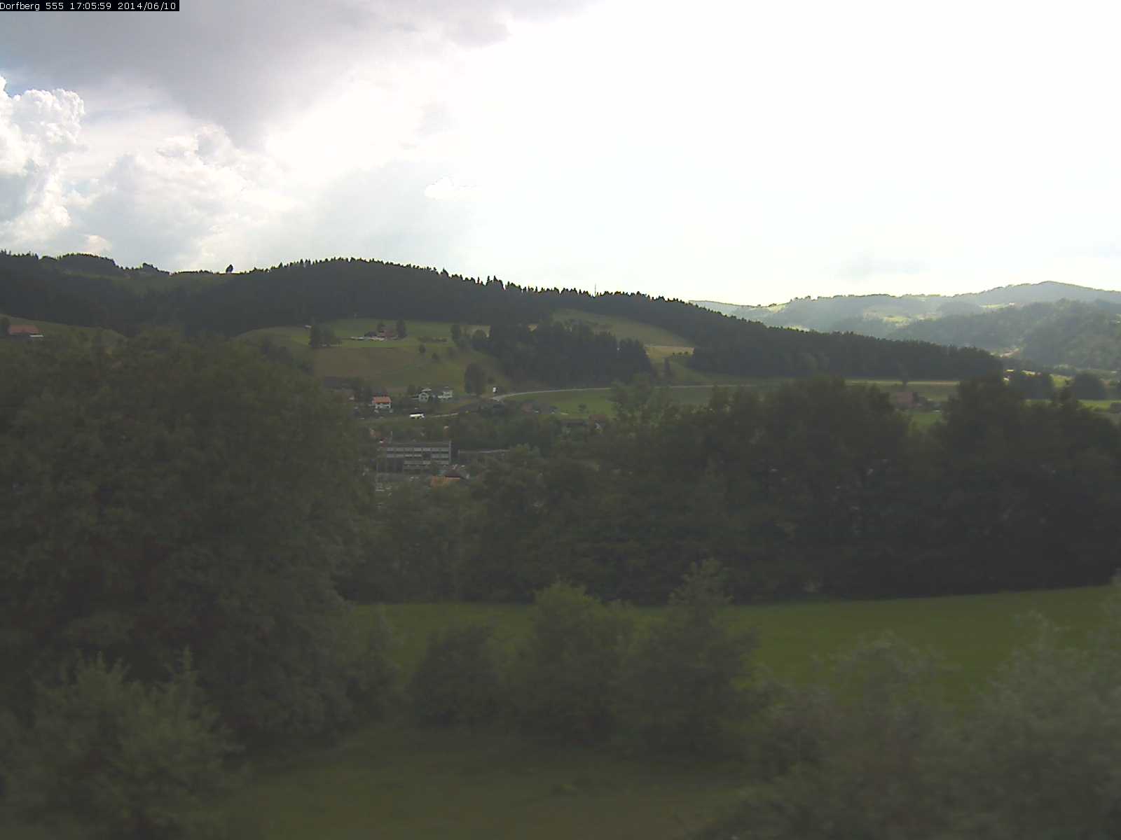 Webcam-Bild: Aussicht vom Dorfberg in Langnau 20140610-170600