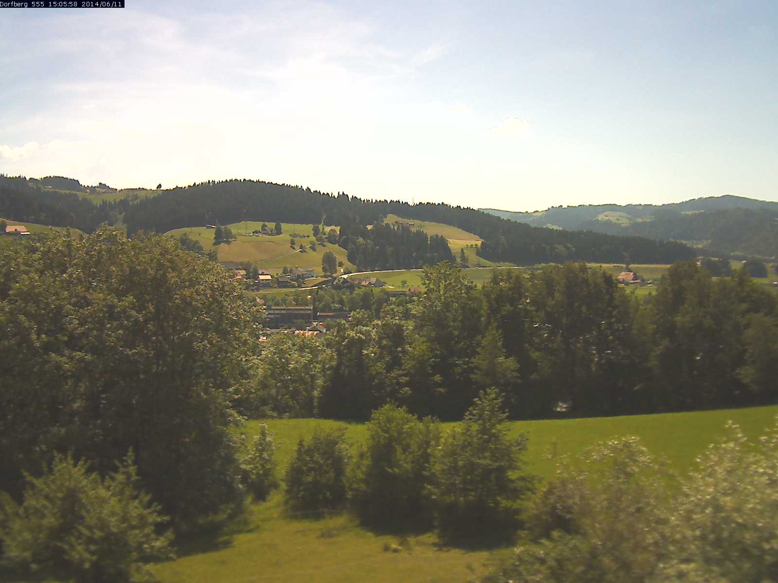 Webcam-Bild: Aussicht vom Dorfberg in Langnau 20140611-150600