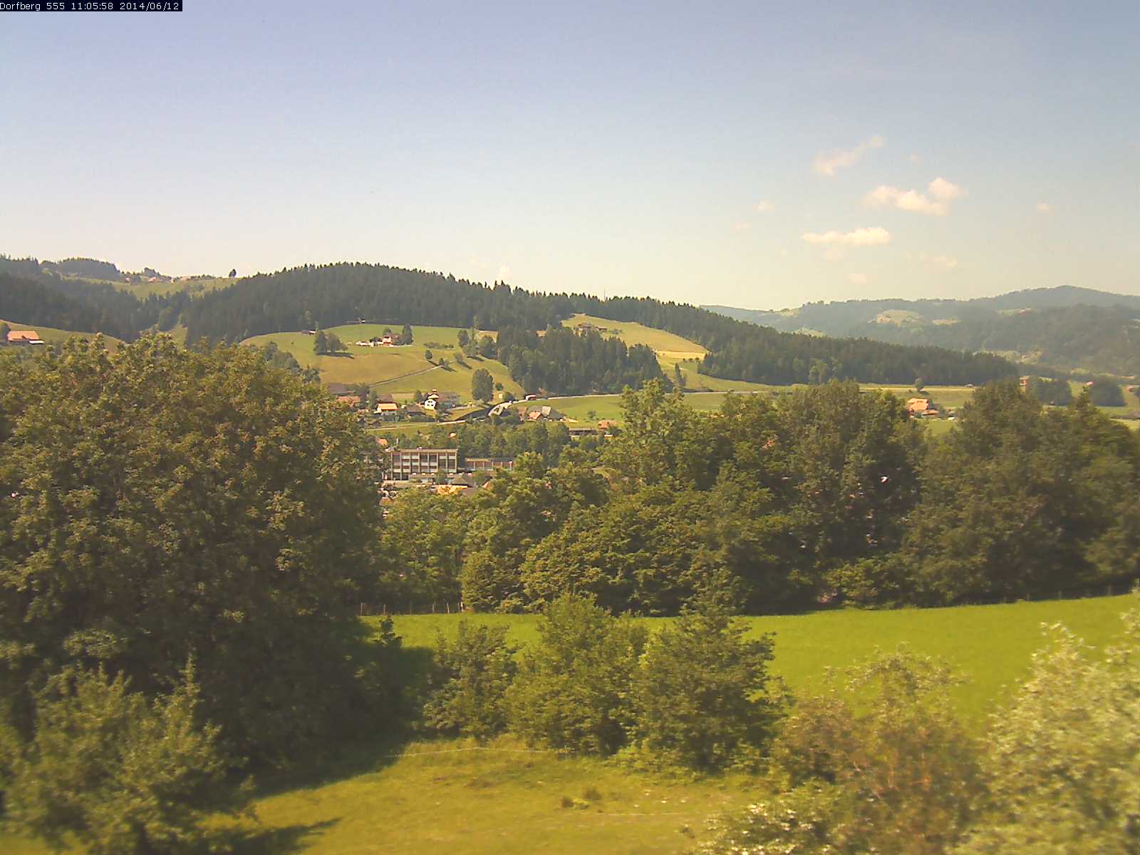Webcam-Bild: Aussicht vom Dorfberg in Langnau 20140612-110600