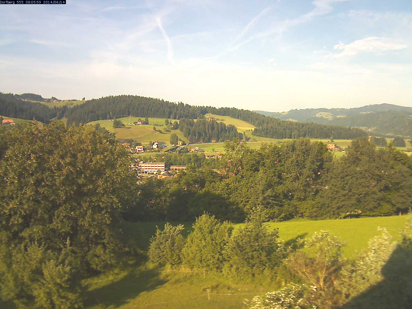 Webcam-Bild: Aussicht vom Dorfberg in Langnau 20140614-080600