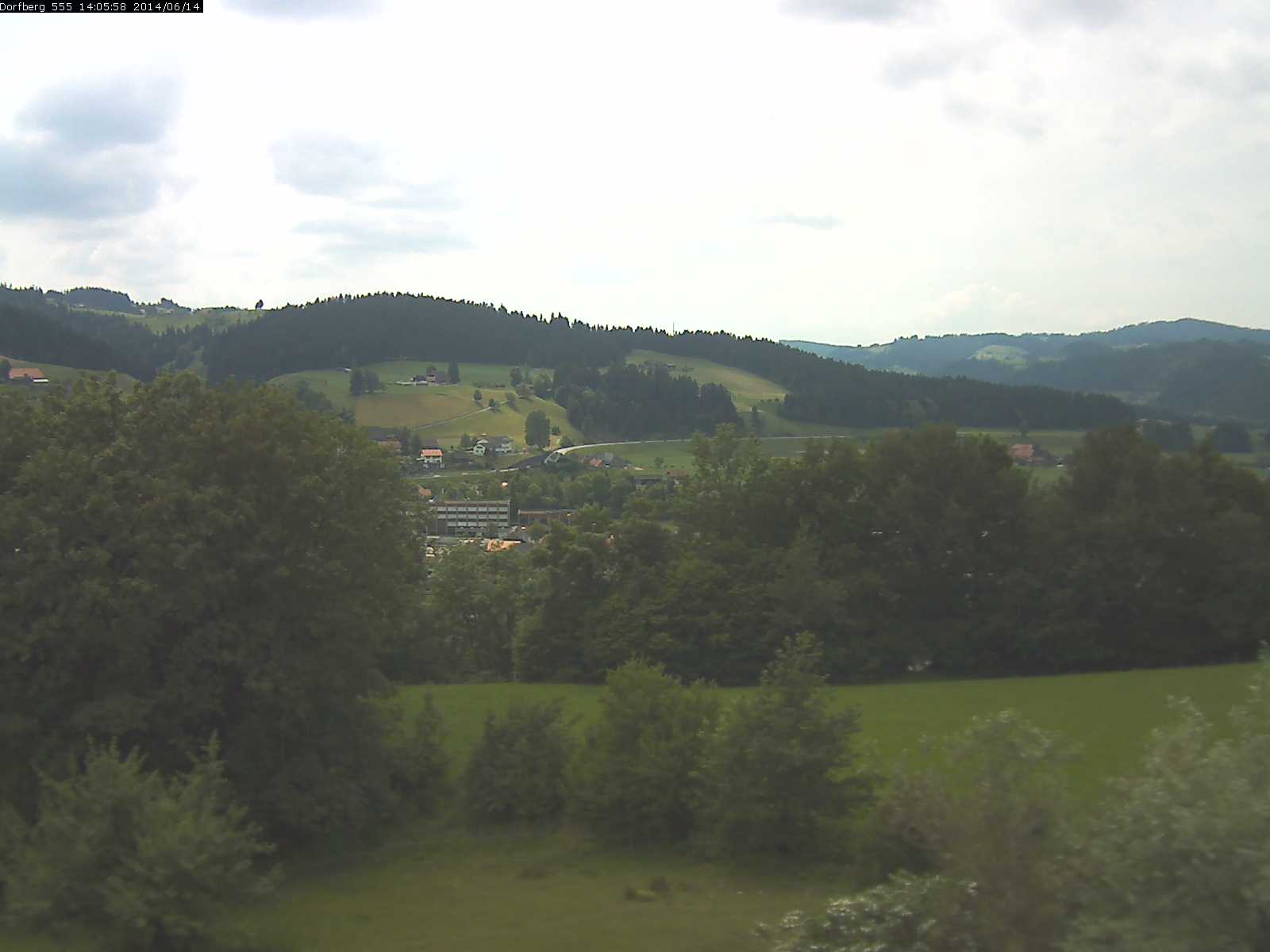 Webcam-Bild: Aussicht vom Dorfberg in Langnau 20140614-140600