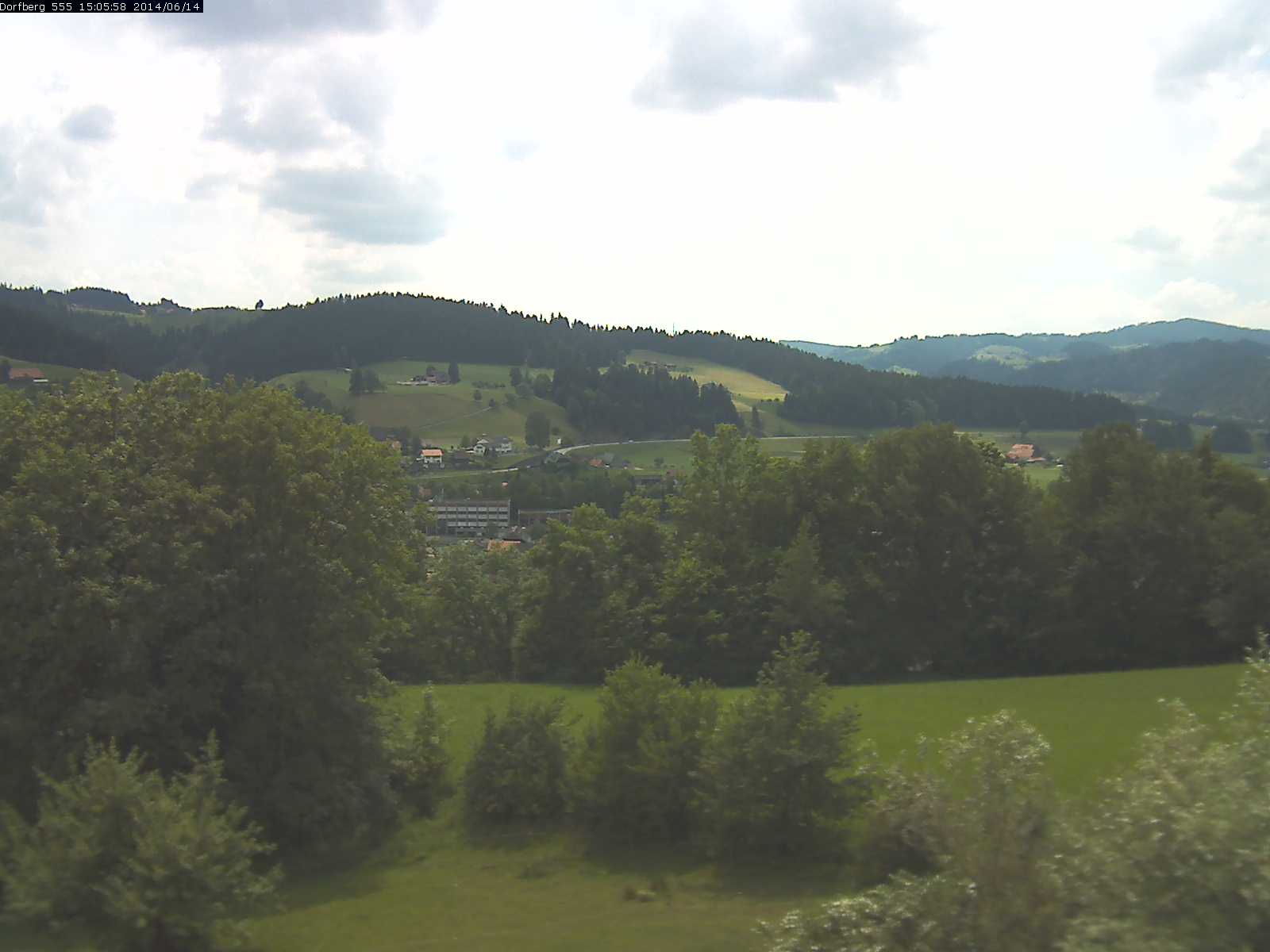 Webcam-Bild: Aussicht vom Dorfberg in Langnau 20140614-150600