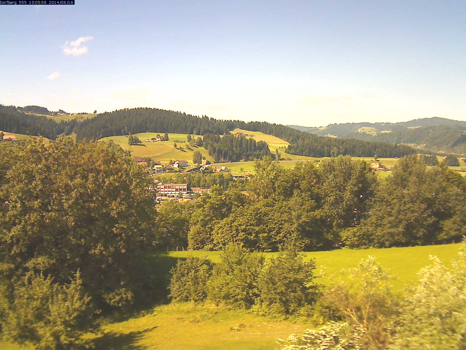 Webcam-Bild: Aussicht vom Dorfberg in Langnau 20140616-100600