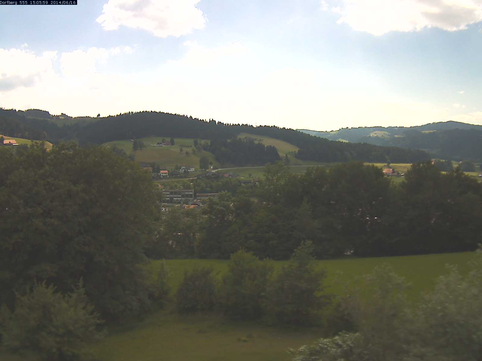 Webcam-Bild: Aussicht vom Dorfberg in Langnau 20140616-150600