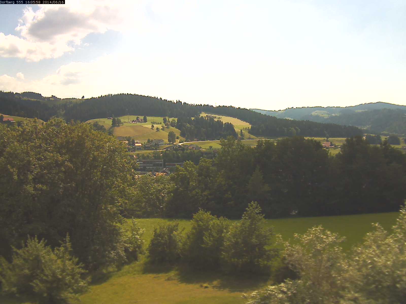 Webcam-Bild: Aussicht vom Dorfberg in Langnau 20140616-160600