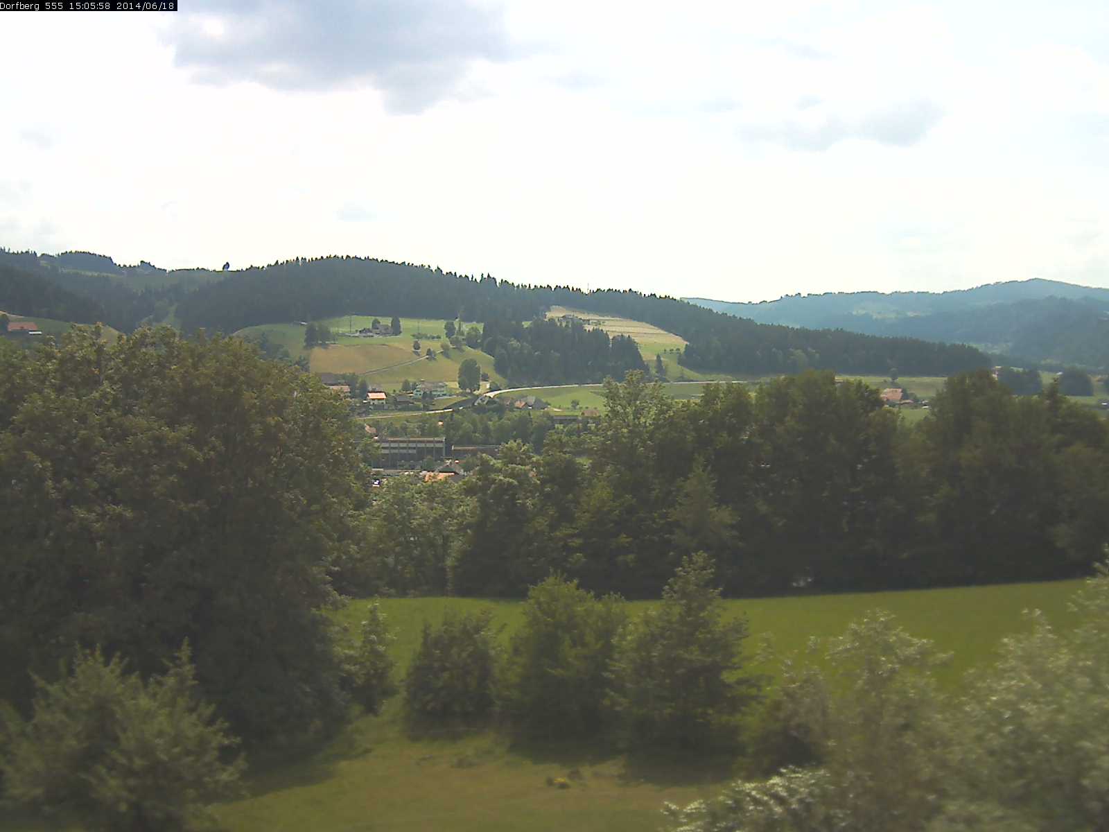Webcam-Bild: Aussicht vom Dorfberg in Langnau 20140618-150600