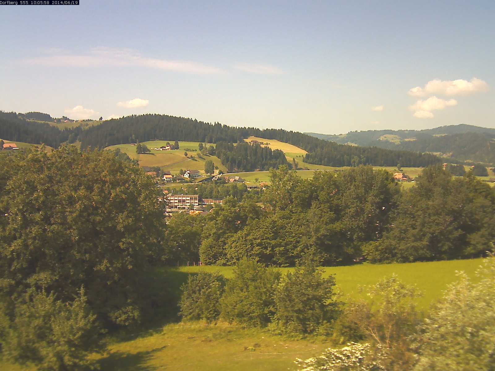 Webcam-Bild: Aussicht vom Dorfberg in Langnau 20140619-100600