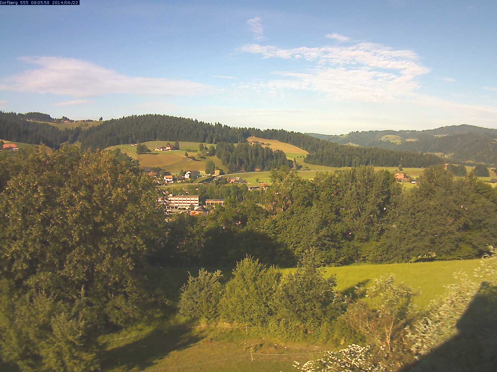 Webcam-Bild: Aussicht vom Dorfberg in Langnau 20140622-080600