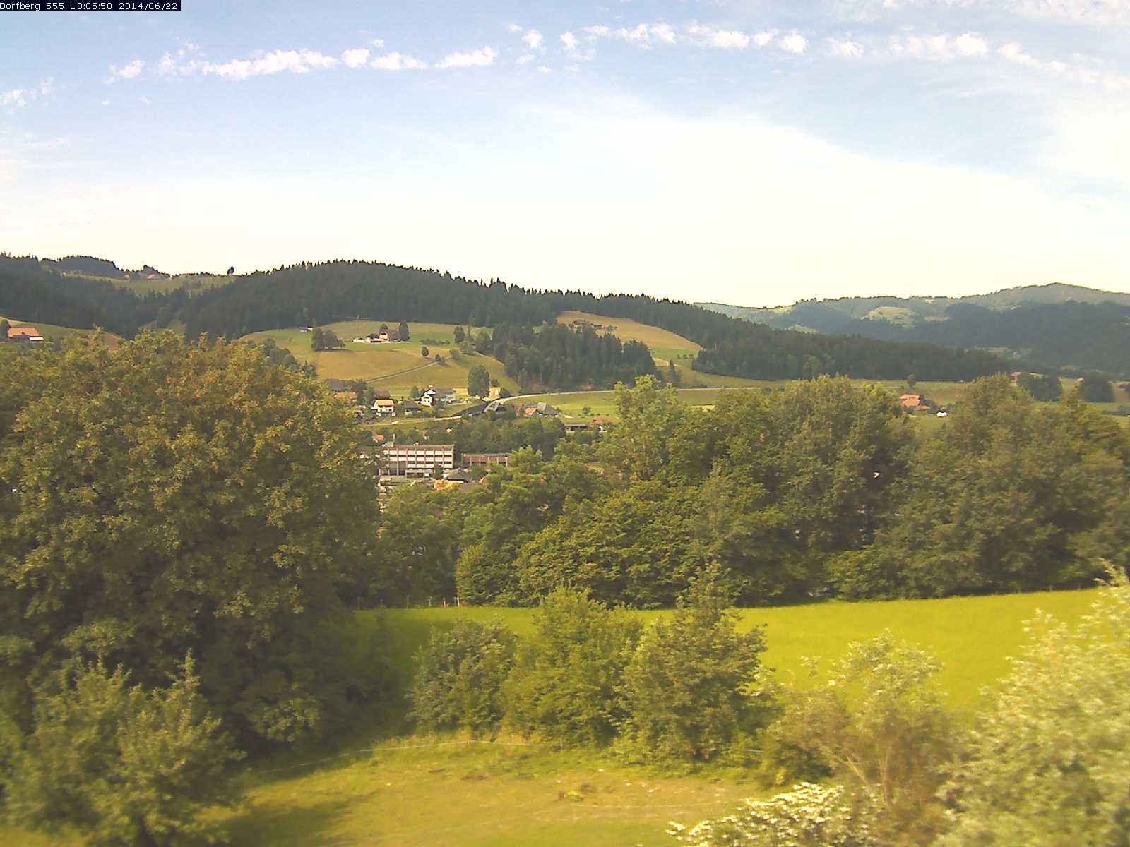 Webcam-Bild: Aussicht vom Dorfberg in Langnau 20140622-100600