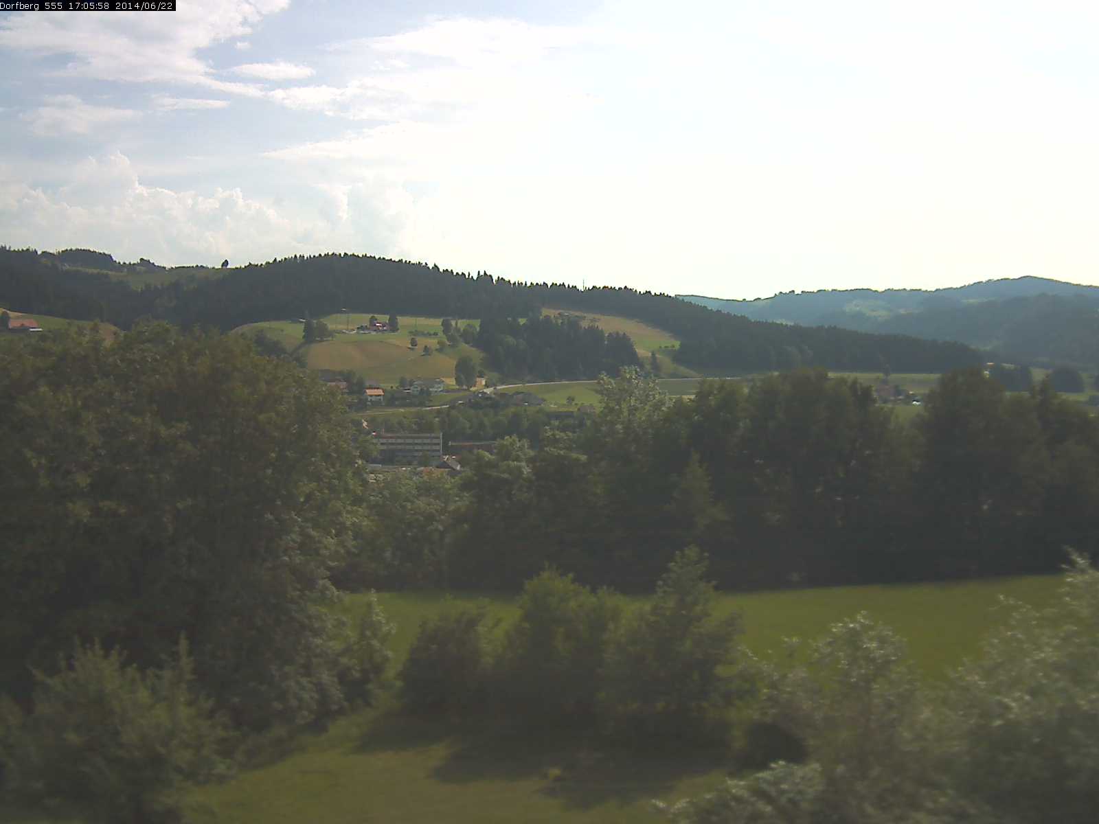 Webcam-Bild: Aussicht vom Dorfberg in Langnau 20140622-170600