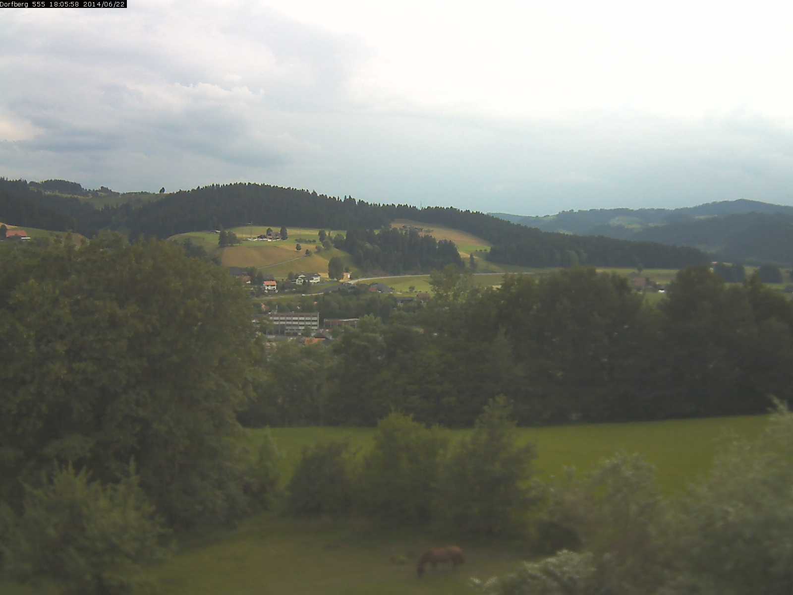 Webcam-Bild: Aussicht vom Dorfberg in Langnau 20140622-180600