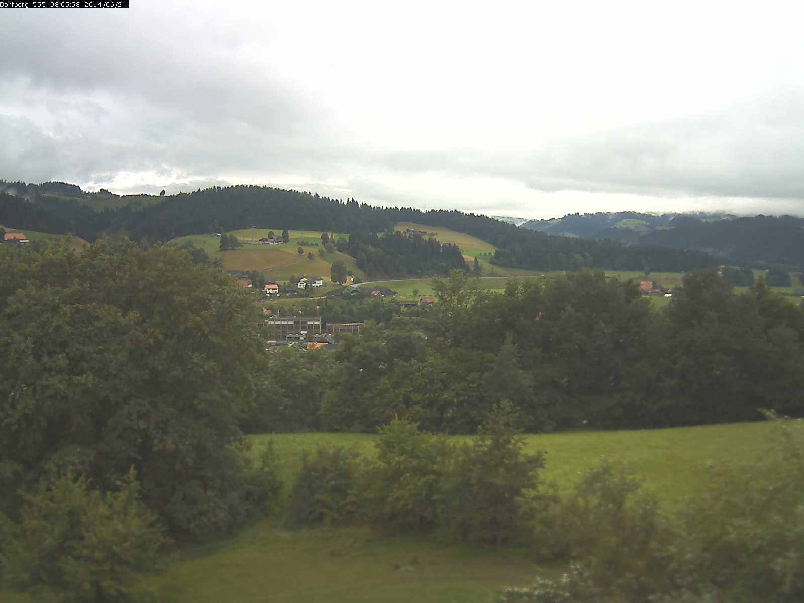 Webcam-Bild: Aussicht vom Dorfberg in Langnau 20140624-080600